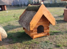 Psie budy z drewna